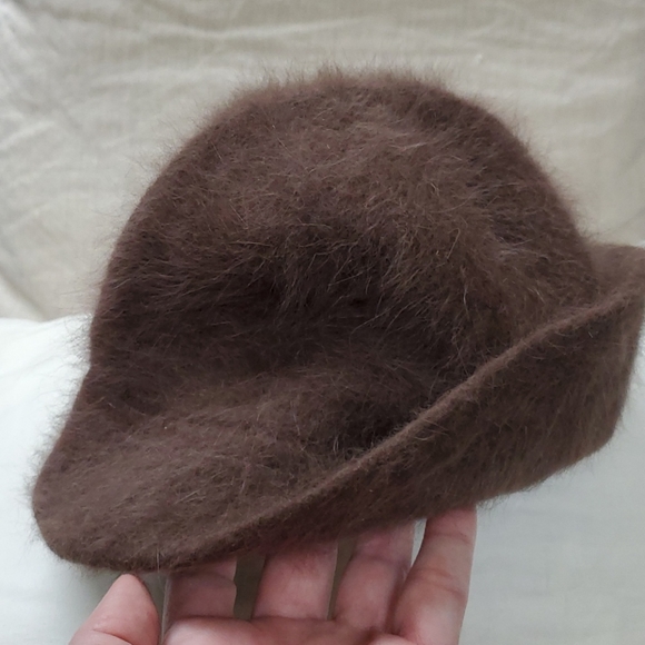 Accessories - Brown angora cloche hat